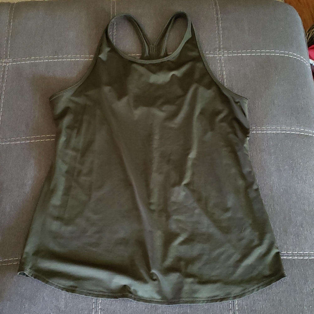Dark green work out top!